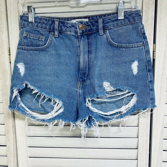 Forever 21 Women's  Distressed Denim Shorts Sz 27 - Picture 2 of 8